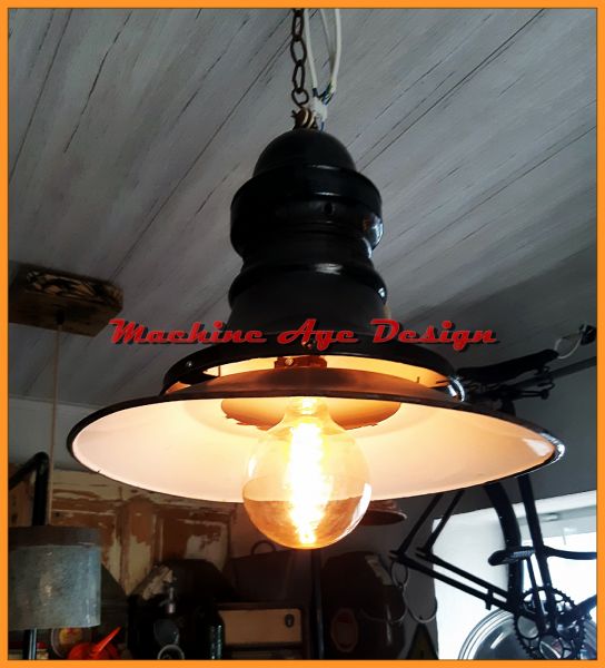 ipari design , nagy méretű lámpa , csarnoklámpa